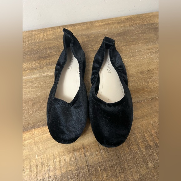 Nine West Ballet Flats - Picture 2 of 4